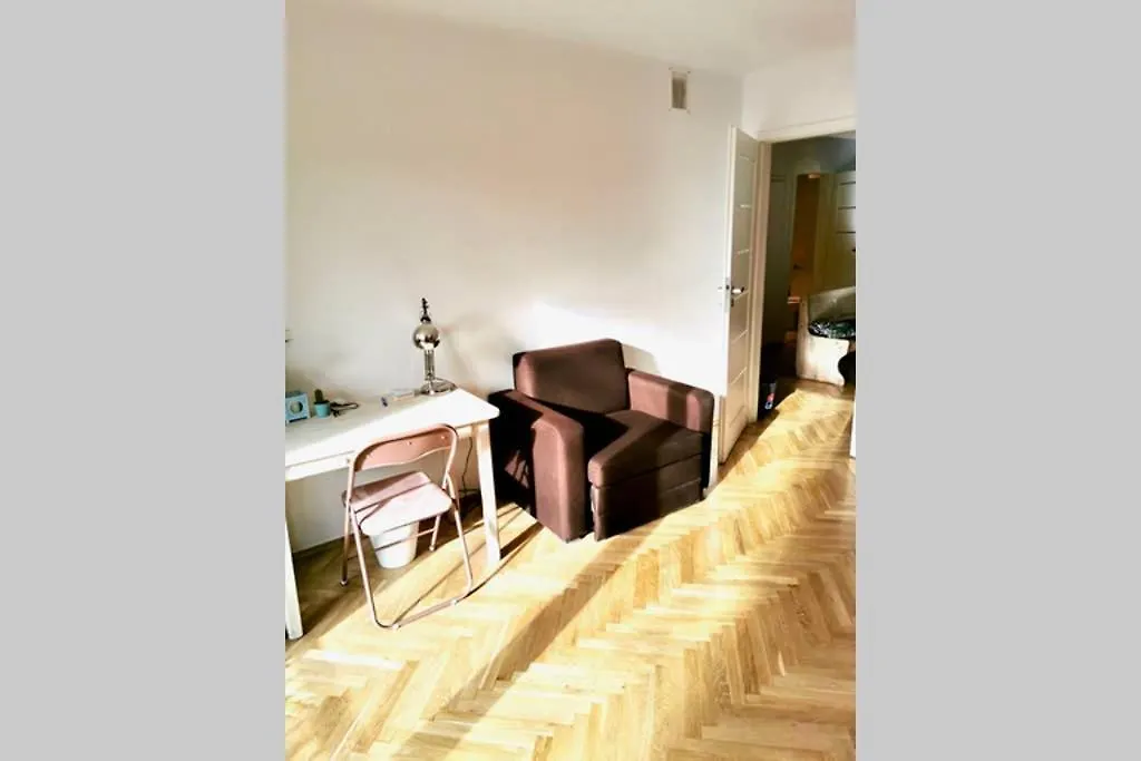 Sunshine Parkside Hideaway - 3 Bedroom - By Upstairs Krakow
