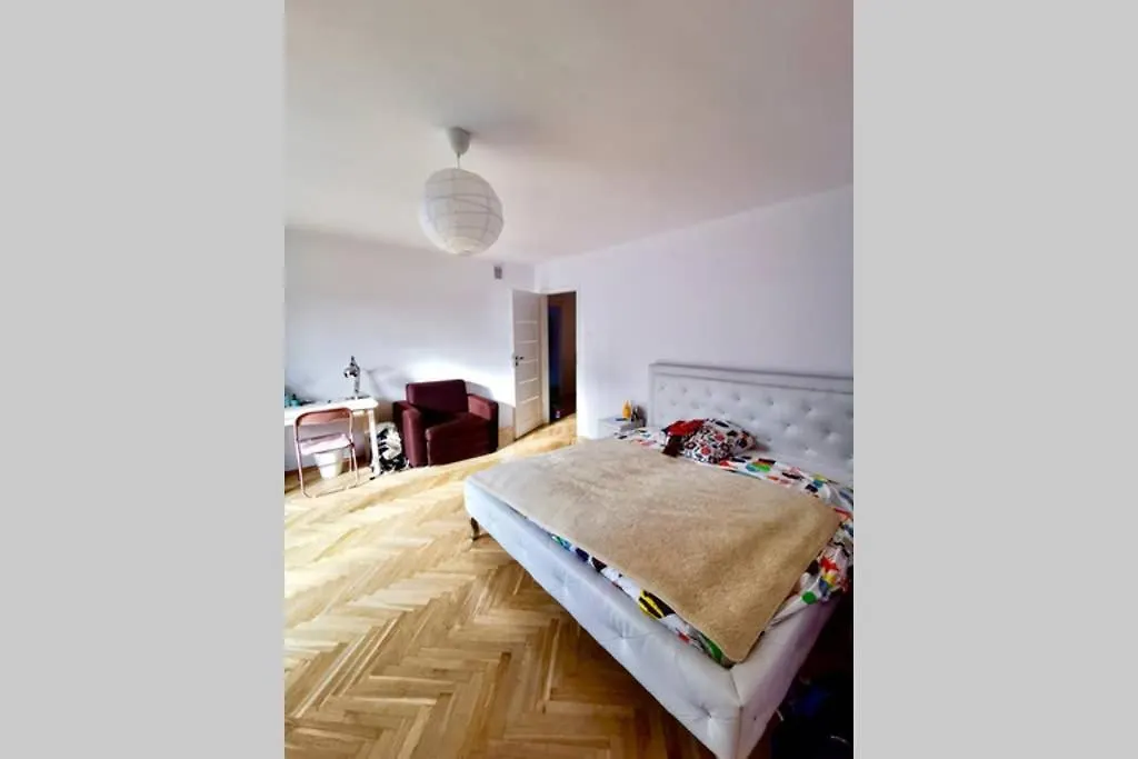 Sunshine Parkside Hideaway - 3 Bedroom - By Upstairs Krakow